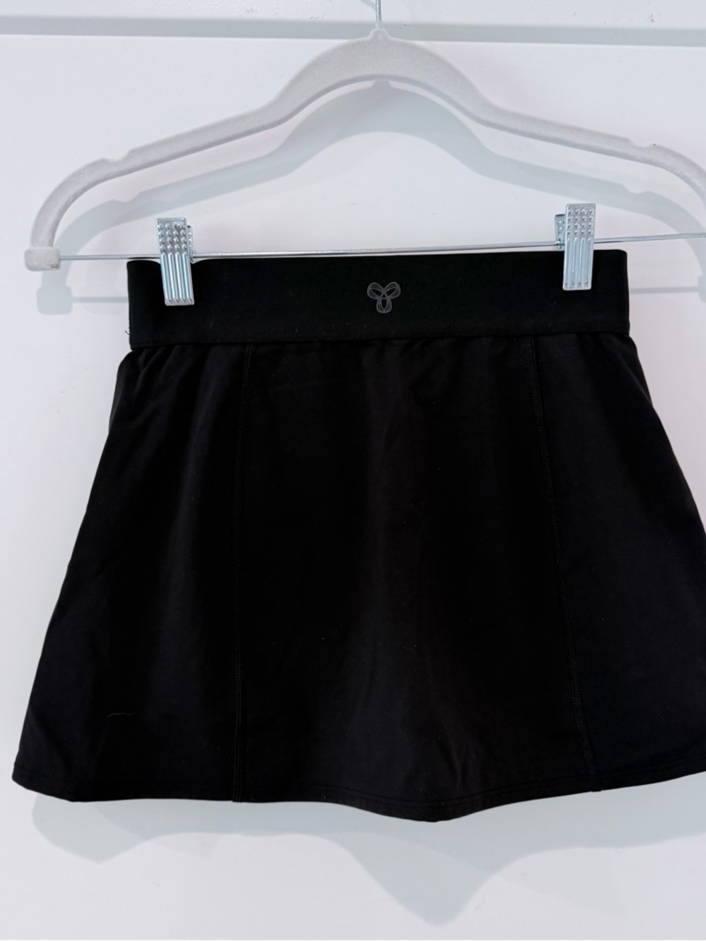 NWOT Aritzia Black Women's TnAction
TNASLICK™ COURT MICRO SKIRT Skort, XS - Picture 5 of 8